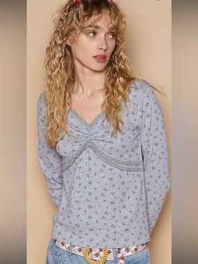 POL Scattered Floral Long Sleeve Top